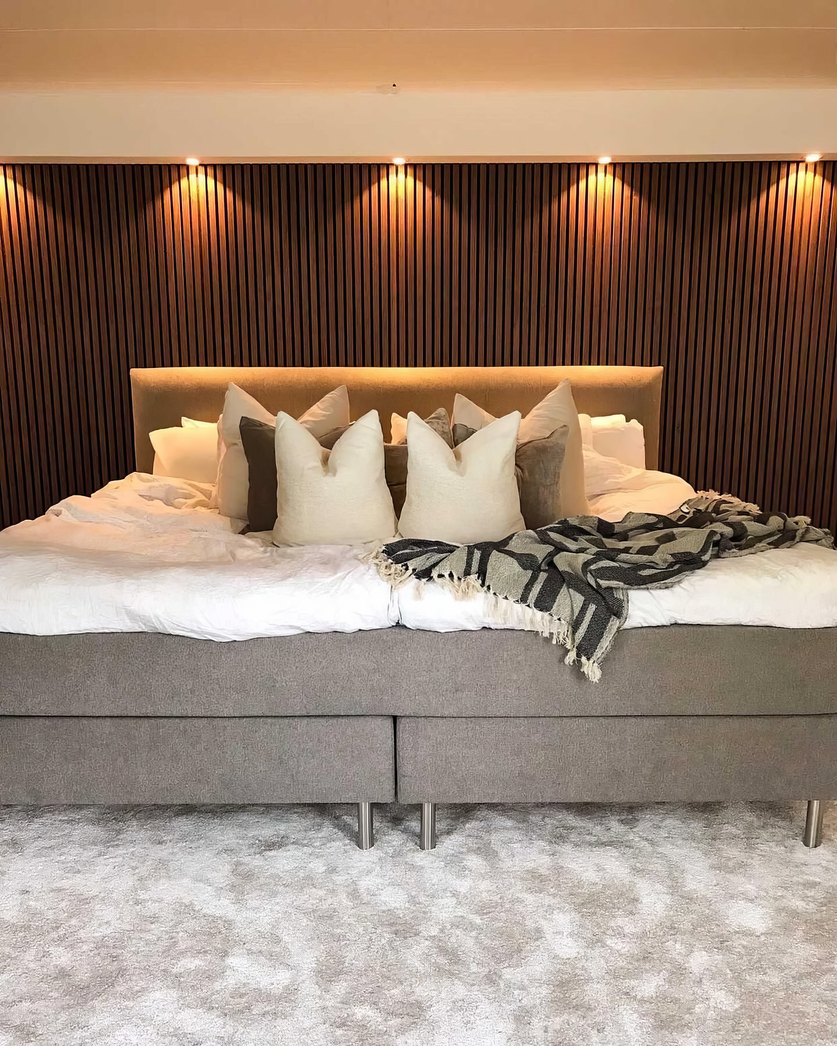 Akustikpaneele aus Echtholzfurnier